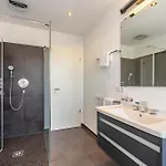 High End Penthouse *